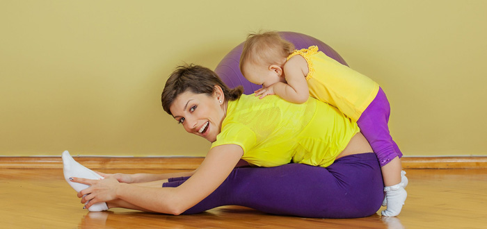 4 Simple Yoga Asanas Every Mom Should Do To Recharge!
