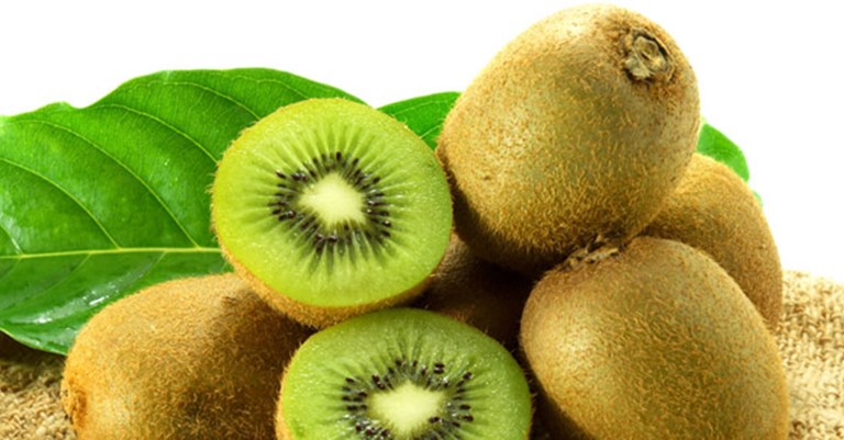 19 Juicy Reasons To Scoop Up A Kiwifruit Everyday
