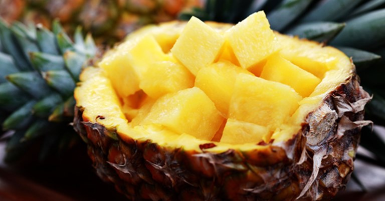 Pineapple: Juicy Natural Detox & 22 Health Wonders