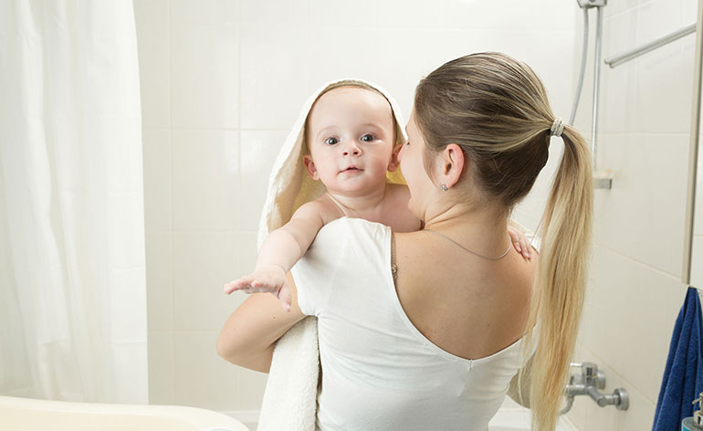 What To Give Your Newborn Its First Bath