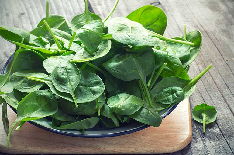 anti oxidants in spinach makes eye health better