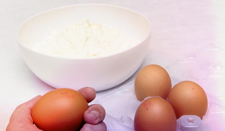 Rice flour and egg white reduces the melamine production in the skin