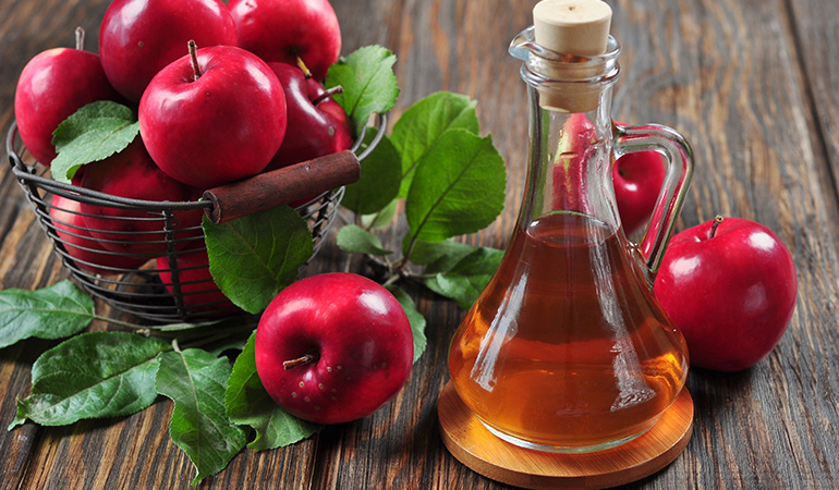 Apple Cider Vinegar relieves the symptoms of hives