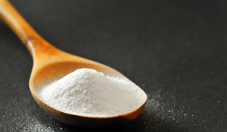 Baking soda relieves the symptoms of hives.