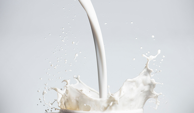 A glass of reduced fat milk has 122 calories as opposed to its full fat alternative which has 149 calories