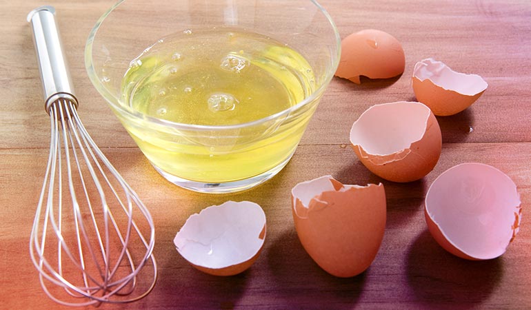  Egg whites tighten skin instantly