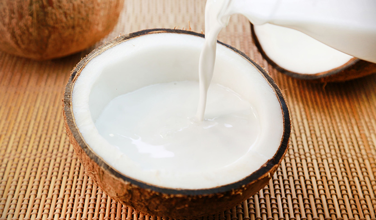 Coconut milk provides antioxidants