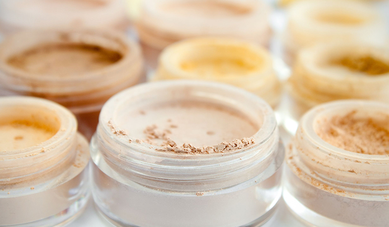 Mineral makeup contains a light sunblock and anti-inflammatory properties