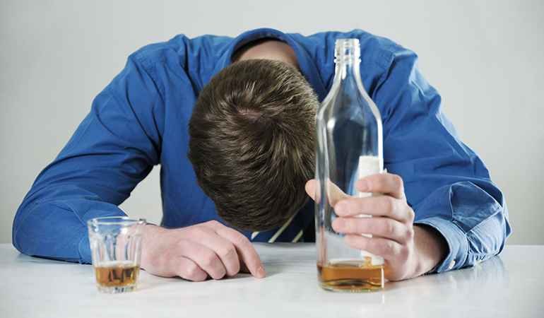 Drinking lots of alcohol induces greater stress response
