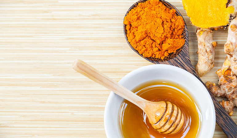 Turmeric and honey is all you need to make a turmeric face mask