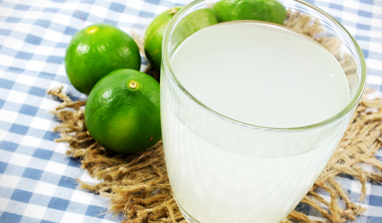Lime juice contains antioxidants that speed up healing