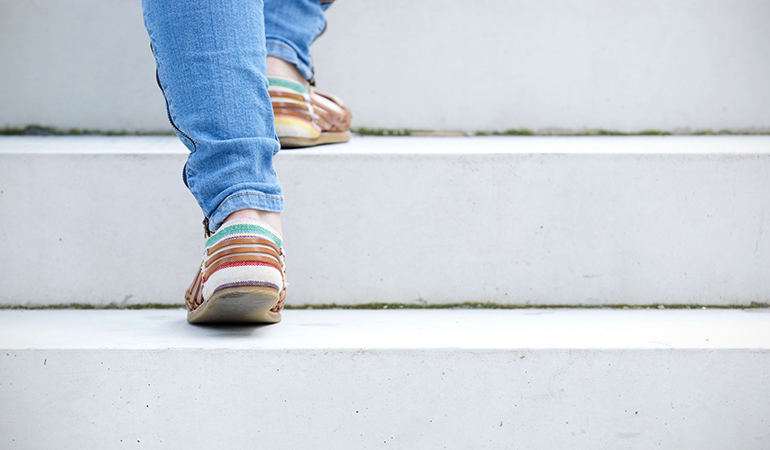 Simple tips to safely climb stairs