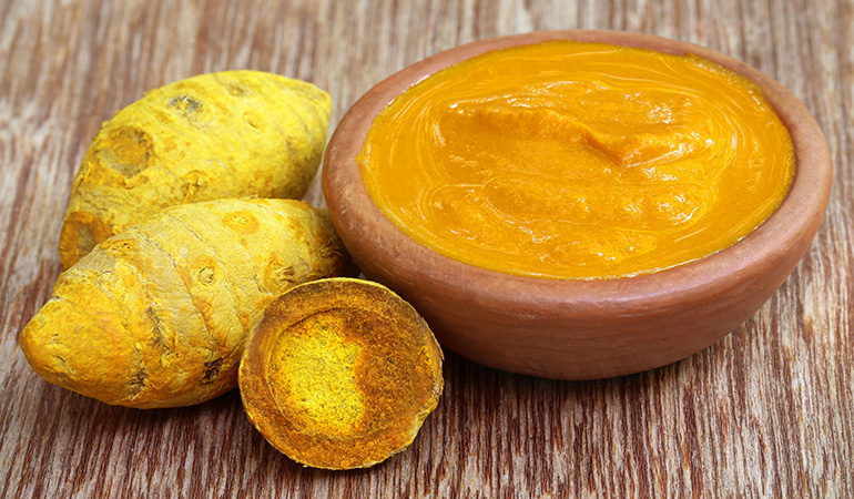 Applying turmeric paste on skin leaves it glowing and smooth
