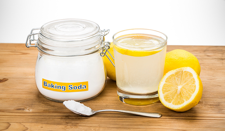 Use a lemon juice, baking soda paste to bleach the dark skin on your knees and elbows, giving it a radiant look