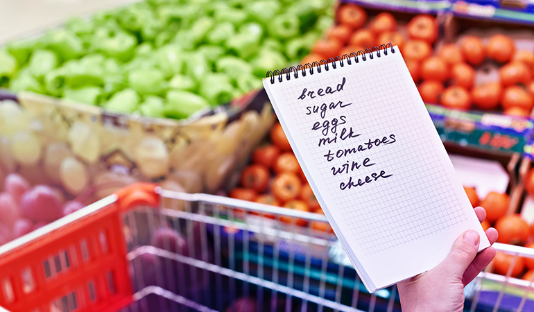  Keep a shopping list to shop practically