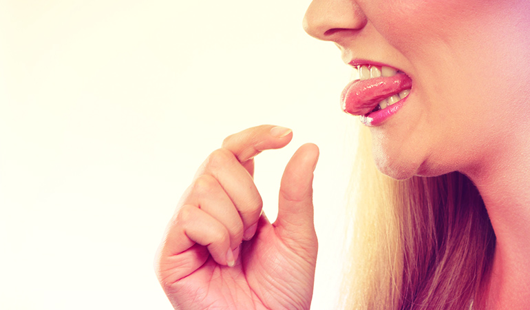 Swollen tongue is a sign of food allergies