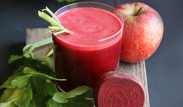 Beets, apples, and spinach make up a power-packed combo that relieves your cold or flu in a jiffy