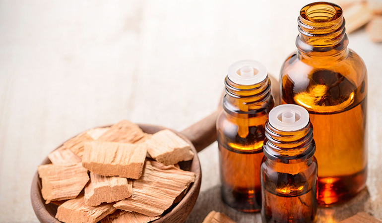 Sandalwood contains natural oils which help to get rid of a suntan