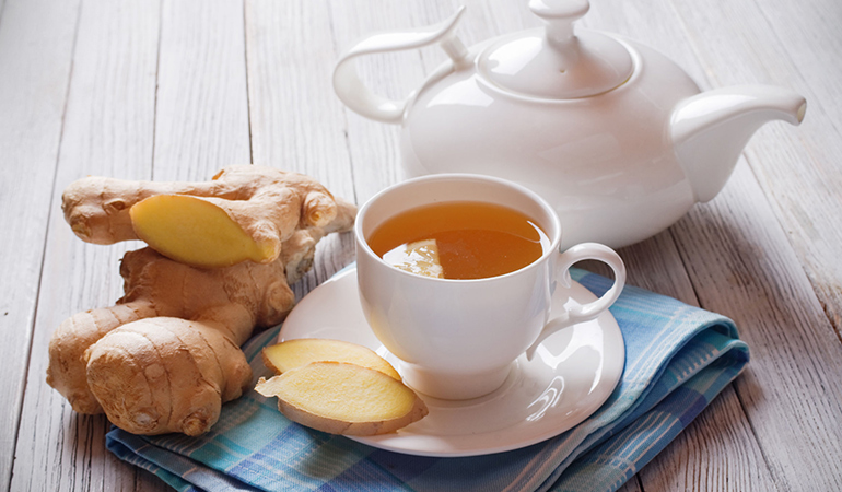 Spicy ginger tea to ward off cold