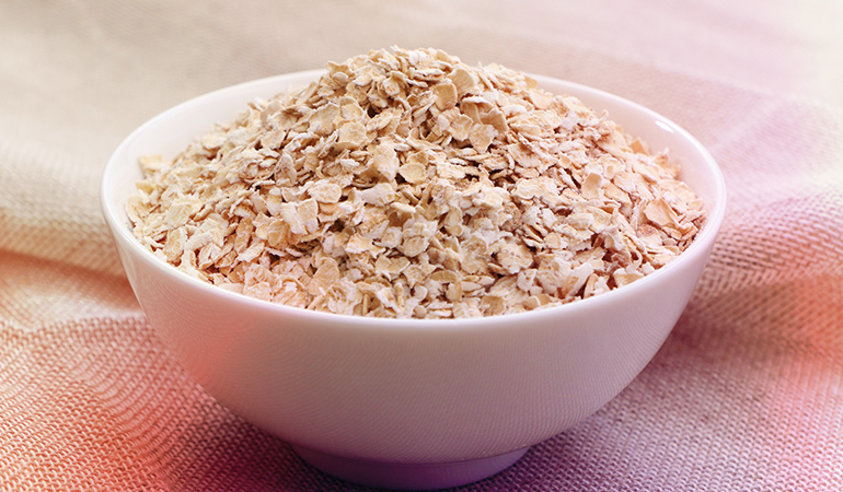 A quarter cup of uncooked oats: 5.38 mcg of chromium, 15.4% of the DV