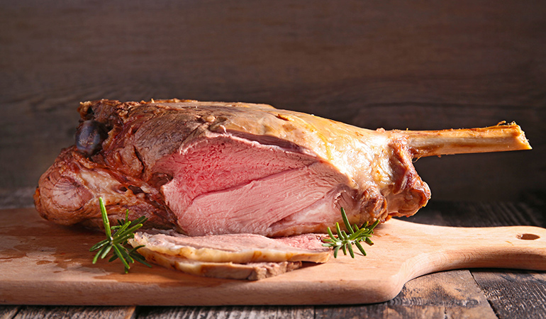 A 3 oz roast lamb shank has 3.96 mg of zinc (36% DV).
