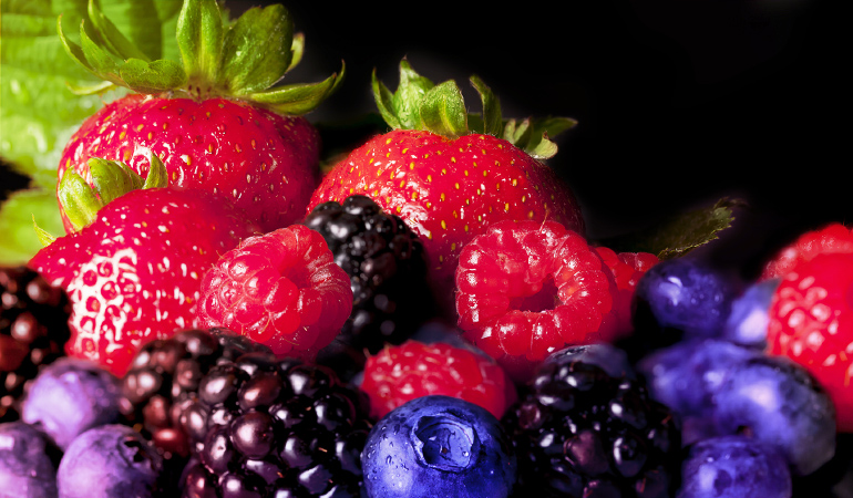 Blackberries, 1 cup: 1.68 mg of vitamin E (11.2% DV)