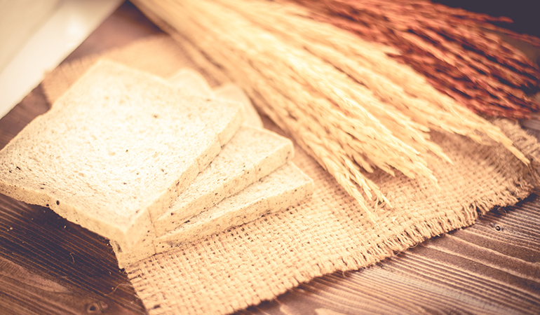 1 cup rye flour has 7.759 mg or 337% DV manganese.